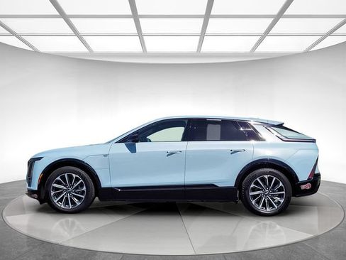 Certified 2024 Cadillac Lyriq Sport AWD/4WD image 7