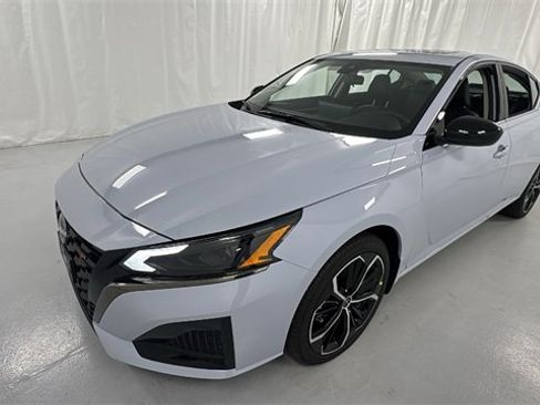 New 2025 Nissan Altima 2.5 SR w/ SR Premium Package image 7