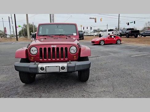 Used 2011 Jeep Wrangler Unlimited Sahara w/ Dual Top Group image 18