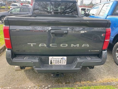 Used 2025 Toyota Tacoma TRD Off-Road w/ TRD Off Road Premium Package image 4