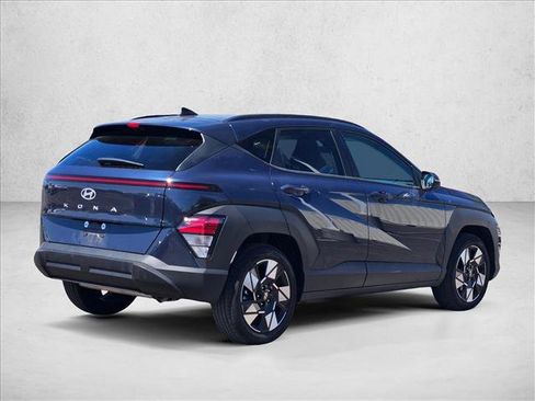 Used 2025 Hyundai Kona SEL FWD image 5