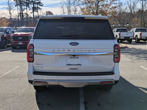 Certified 2022 Ford Expedition Limited image 5