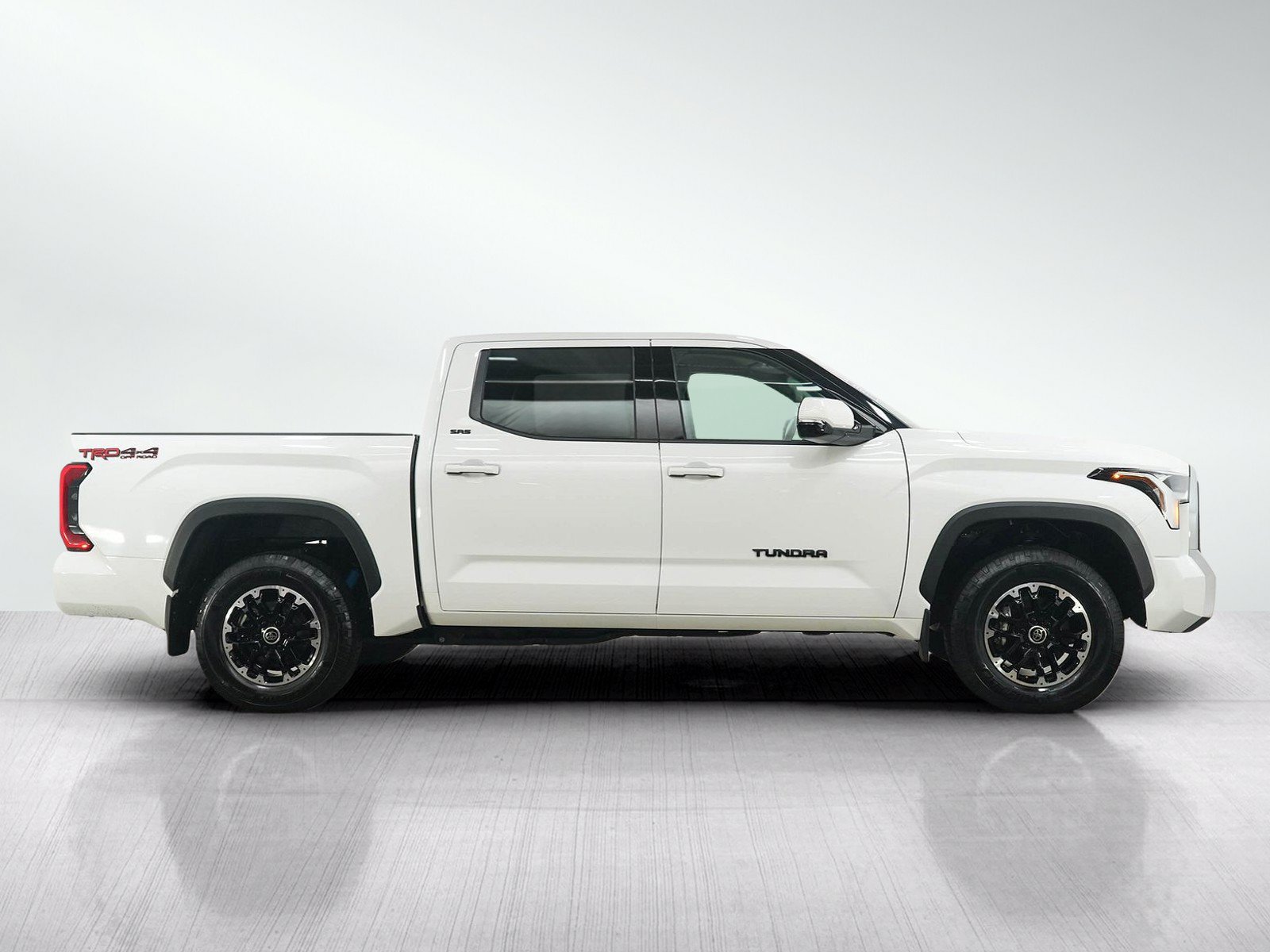 Used 2022 Toyota Tundra SR5 AWD/4WD image 6