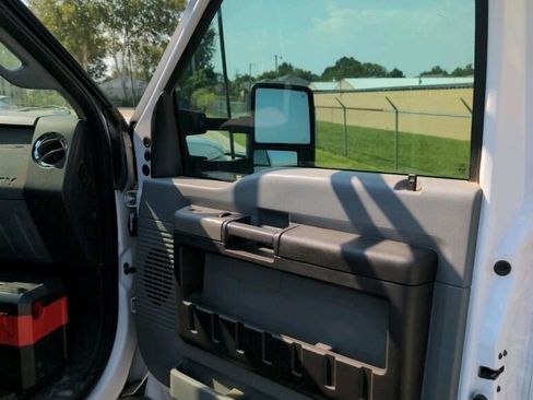 Used 2016 Ford F450 XLT w/ Ambulance Prep Package image 18