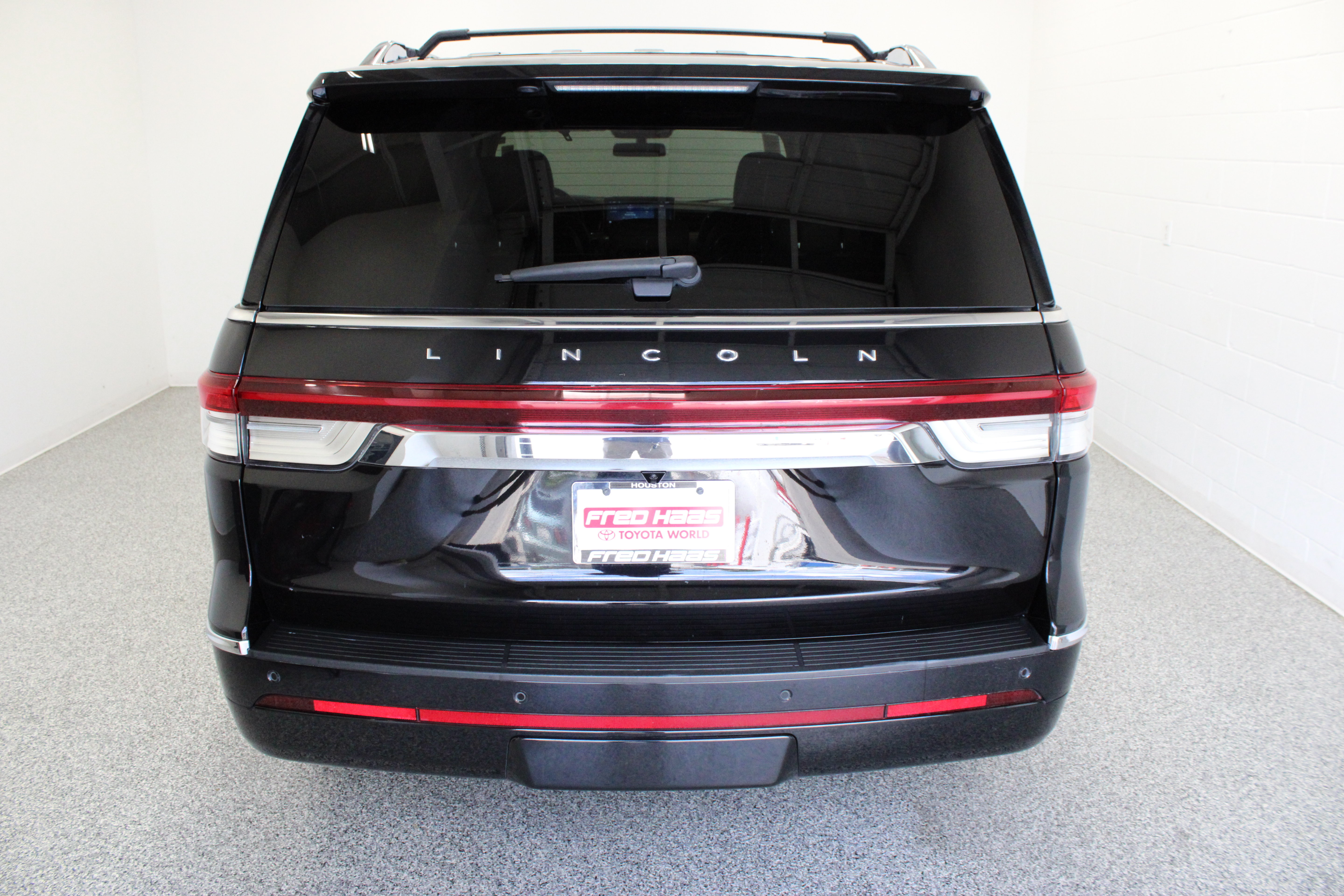 Used 2024 Lincoln Navigator Reserve AWD/4WD image 8