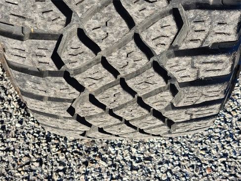 Used 2022 Chevrolet Silverado 1500 ZR2 image 11