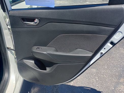 Used 2019 Hyundai Accent SE FWD image 19