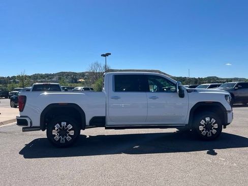 Certified 2026 GMC Sierra 3500 Denali w/ Denali Reserve Package AWD/4WD image 6
