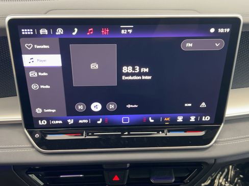 New 2026 Volkswagen Tiguan SE R-Line image 24