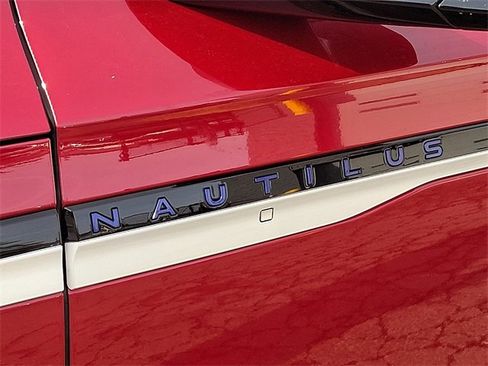 Certified 2024 Lincoln Nautilus Reserve image 30