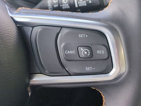 Used 2023 Jeep Wrangler Unlimited Sahara AWD/4WD image 29
