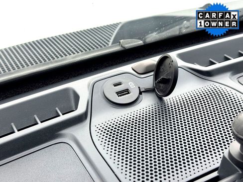 Used 2024 Ford Bronco Badlands image 30