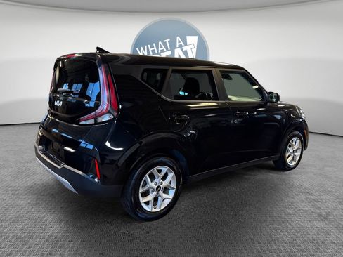 Certified 2023 Kia Soul S FWD image 3