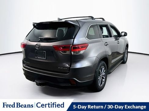Used 2019 Toyota Highlander XLE AWD/4WD image 13