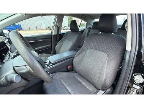 Used 2025 Toyota Camry LE FWD image 15