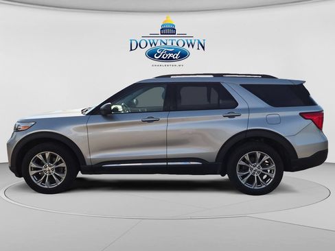 Used 2020 Ford Explorer XLT w/ Equipment Group 202A AWD/4WD image 3