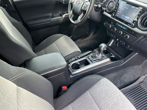 Used 2021 Toyota Tacoma TRD Off-Road image 17