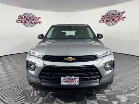 Used 2023 Chevrolet TrailBlazer LS AWD/4WD image 2
