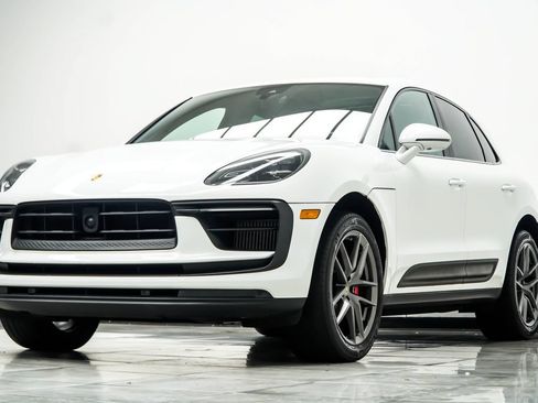Used 2023 Porsche Macan S AWD/4WD image 11