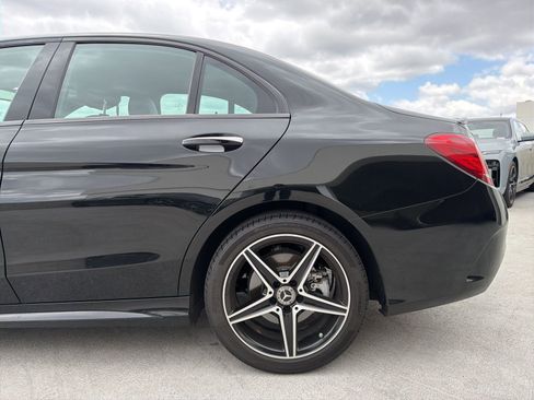 Used 2018 Mercedes-Benz C 300 4MATIC Sedan image 5