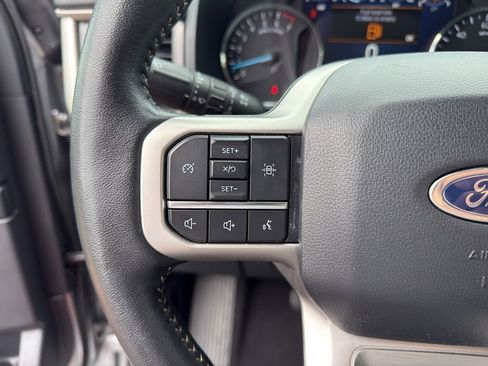 Used 2024 Ford Expedition XLT AWD/4WD image 21