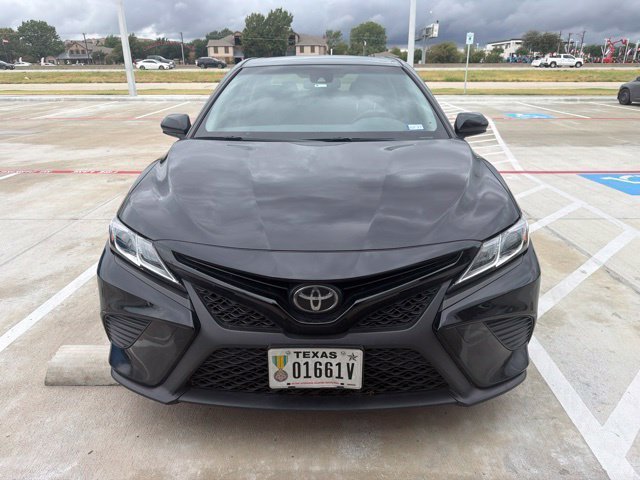 Used 2018 Toyota Camry SE FWD image 3