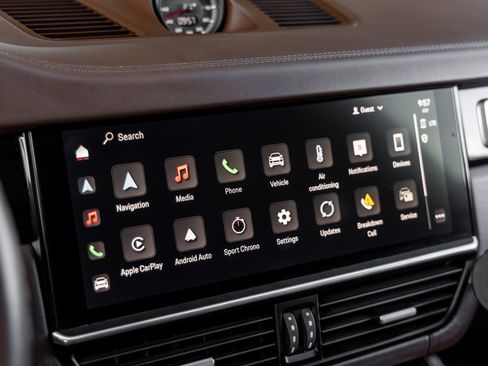 Certified 2023 Porsche Cayenne Turbo AWD/4WD image 31