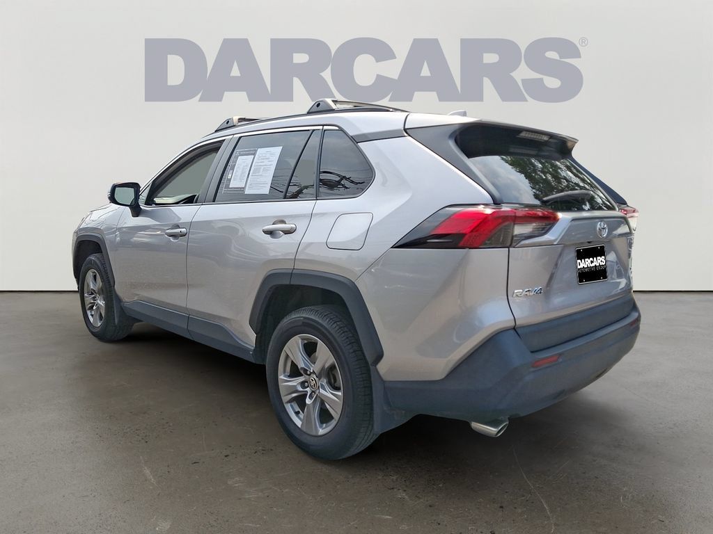 Used 2022 Toyota RAV4 XLE w/ Convenience Package AWD/4WD image 4