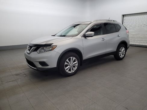 Used 2015 Nissan Rogue SV w/ SV Premium Package AWD/4WD image 2