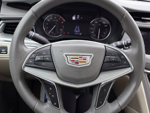 Used 2020 Cadillac XT5 Premium Luxury AWD/4WD image 19