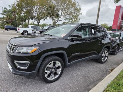 Used 2018 Jeep Compass Limited w/ Navigation Group AWD/4WD image 3