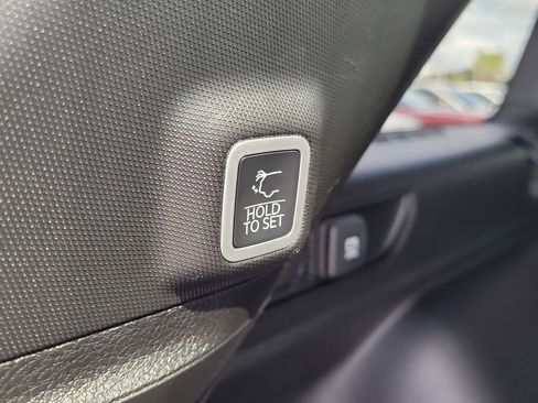 New 2025 Jeep Grand Cherokee Limited image 9