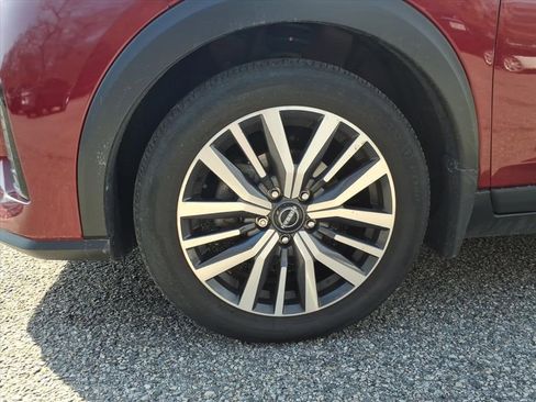 Used 2023 Nissan Kicks SV image 8