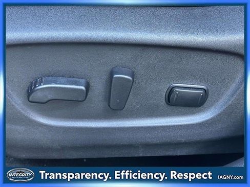 Used 2018 Nissan Rogue SV w/ Sun & Sound Touring Package image 21