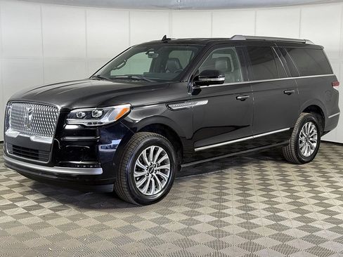 Used 2024 Lincoln Navigator L 4WD image 10