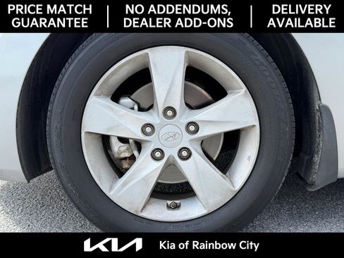 Used 2013 Hyundai Elantra GLS w/ Preferred Pkg FWD image 8