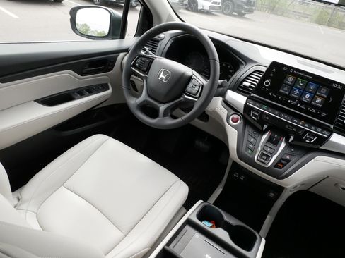 Certified 2026 Honda Odyssey EX-L image 9
