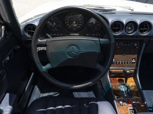 Used 1988 Mercedes-Benz 560 SL image 23