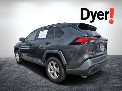 Used 2021 Toyota RAV4 XLE FWD image 3