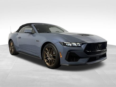 Used 2025 Ford Mustang GT Premium RWD image 6