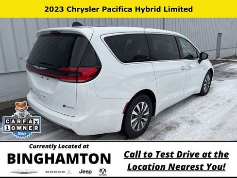 Used 2023 Chrysler Pacifica Limited FWD image 6