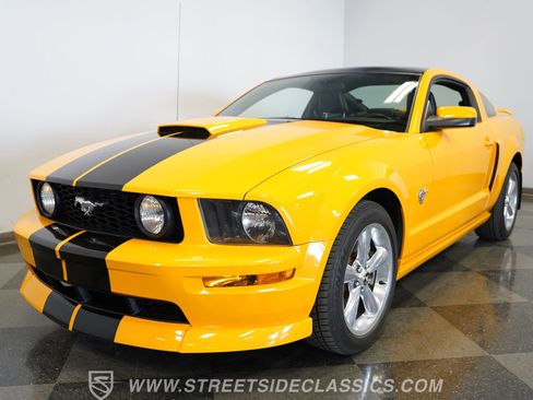 Used 2009 Ford Mustang GT Premium image 18