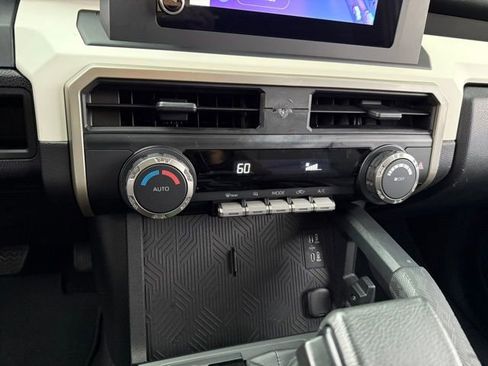 Used 2024 Toyota Tacoma TRD Off-Road image 21