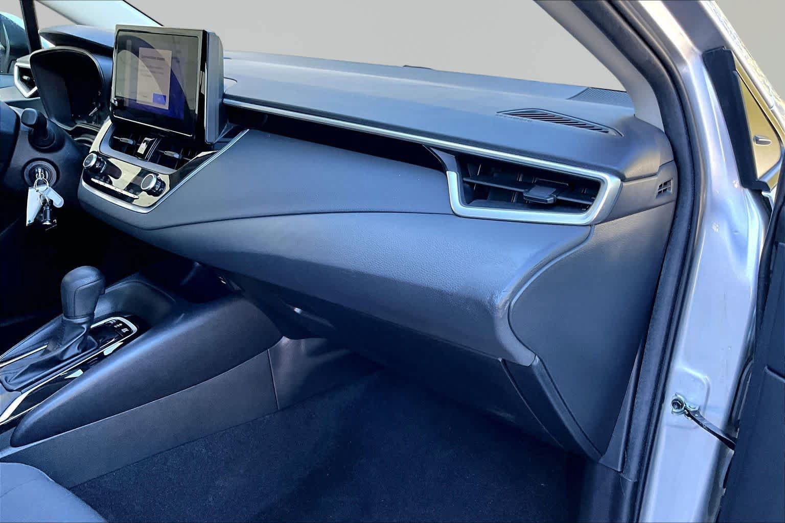 Used 2025 Toyota Corolla LE FWD image 19