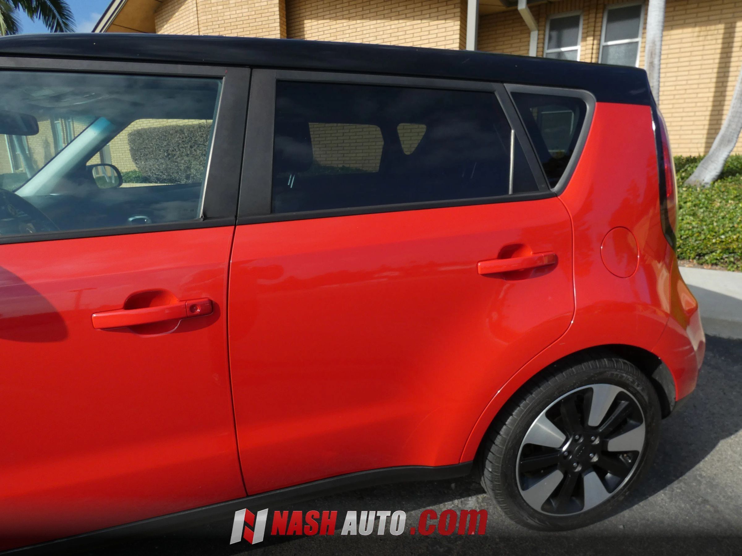 Used 2018 Kia Soul + FWD image 13