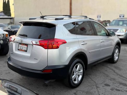 Used 2013 Toyota RAV4 XLE image 16