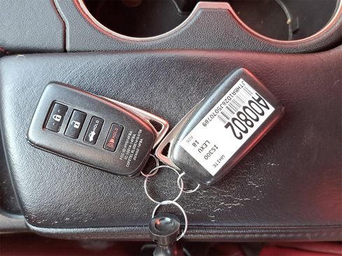 Used 2018 Lexus IS 300 image 10