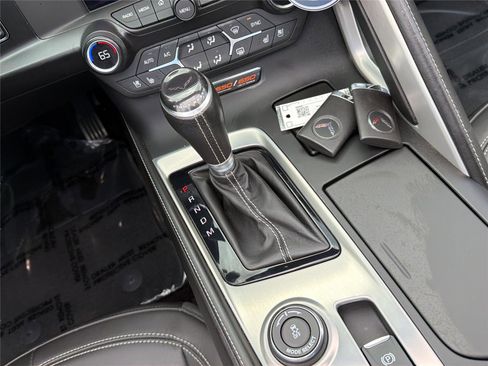 Used 2015 Chevrolet Corvette Z06 w/ 3LZ Preferred Equipment Group RWD image 27