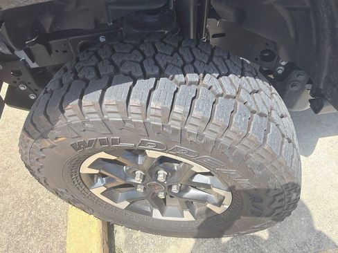 Used 2026 Jeep Gladiator Rubicon AWD/4WD image 2