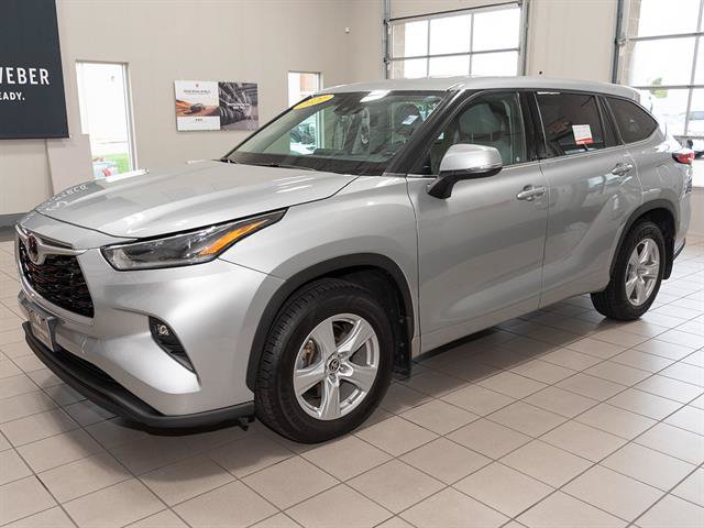 Used 2021 Toyota Highlander LE AWD/4WD image 5